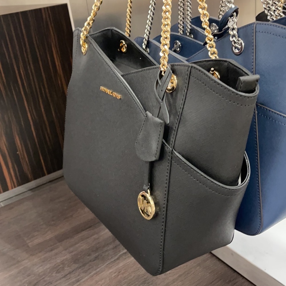 MICHAEL KORS LARGE X CHAIN LOGO SHOULDER BAG - Picture 6 of 16